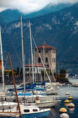 Avrupa. İtalya. Yaz. Seyahat için güzel bir yer.