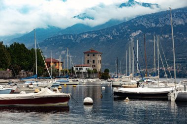 Avrupa. İtalya. Yaz. Seyahat için güzel bir yer.