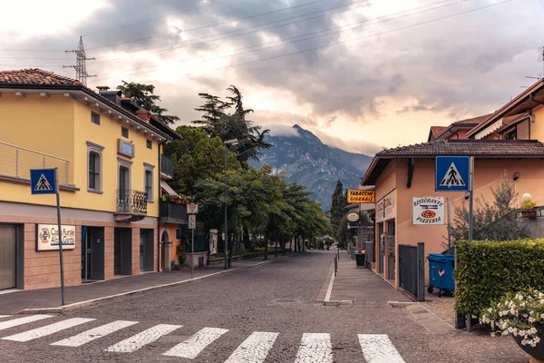 Avrupa. İtalya. Yaz. Seyahat için güzel bir yer.