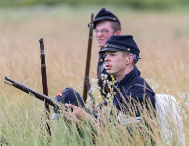  Tarih 17 Haziran 2018 Fullbright Park, sendika Gap, Washington savaşta Amerikan İç Savaşı canlandırma askerler savaşır.