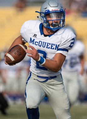 Mcqueen lise vs kurumsal Redding, California ile futbol eylem. 24 Ağustos 2018