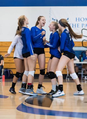 Redding, California Üniversitesi Hazırlık vs Pierce ile voleybol eylem. 28 Ağustos 2018 