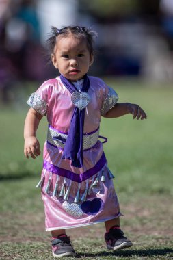 Stillwater Pow Wow Anderson, California, yerli Amerikan tarzı dans katılımcı. 7 Ekim 2018.