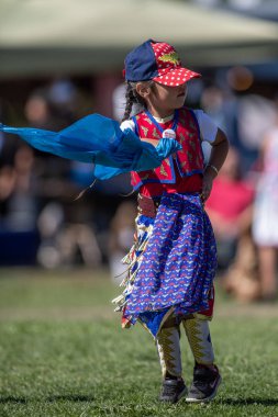 Stillwater Pow Wow Anderson, California, yerli Amerikan tarzı dans katılımcı. 7 Ekim 2018.