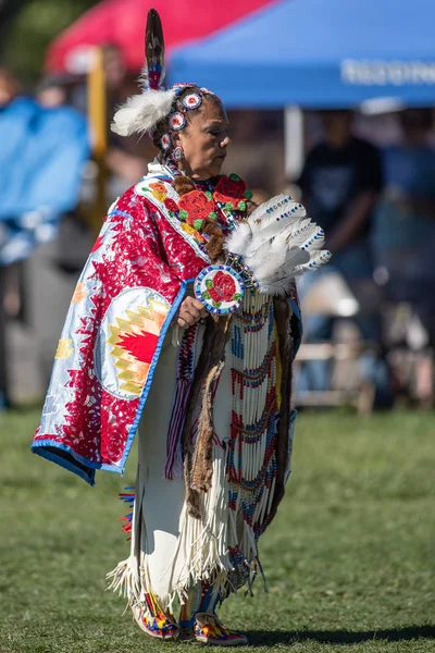 Účastník Taneční Indiánské Styl Pow Wow Stillwater Anderson Kalifornie Října — Stock fotografie