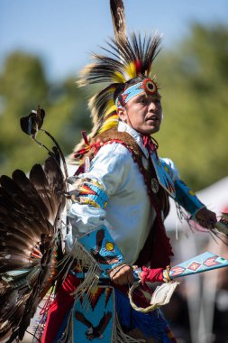 Stillwater Pow Wow Anderson, California, yerli Amerikan tarzı dans katılımcılar.