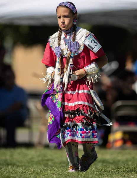 Účastníci Tančí Indiánské Styl Stillwater Pow Wow Anderson Kalifornie — Stock fotografie