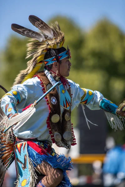 Участники Танцевали Стиле Коренных Американцев Stillwater Pow Wow Андерсоне Калифорния — стоковое фото