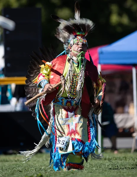 Participante Dançando Estilo Nativo Americano Stillwater Pow Wow Anderson Califórnia — Fotografia de Stock