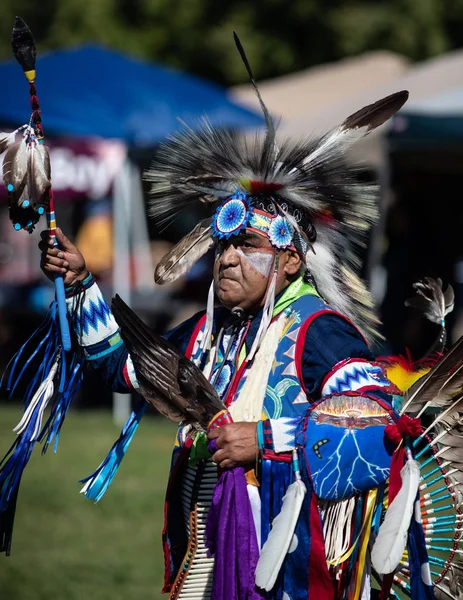 Stillwater Pow Wow Anderson, California, yerli Amerikan tarzı dans katılımcı. Ekim, 7, 2018.