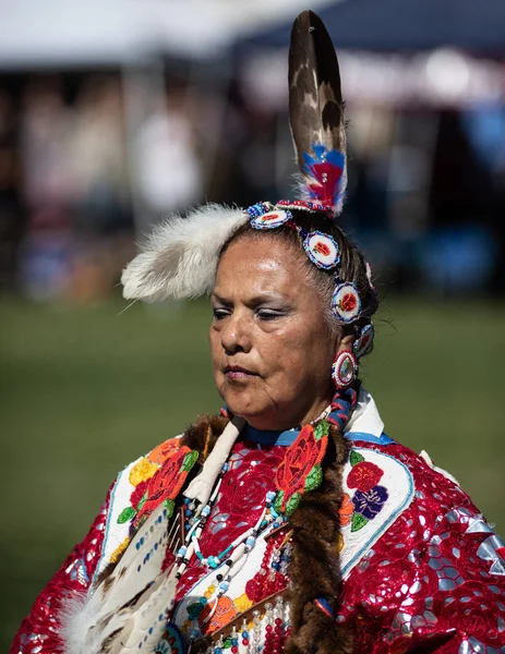 Stillwater Pow Wow Anderson, California, yerli Amerikan tarzı dans katılımcı. Ekim, 7, 2018.