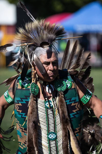 Stillwater Pow Wow Anderson, California, yerli Amerikan tarzı dans katılımcı. Ekim, 7, 2018.