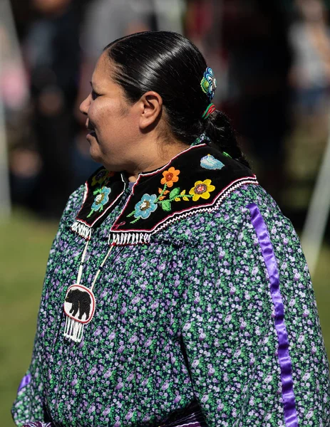 Participante Dançando Estilo Nativo Americano Stillwater Pow Wow Anderson Califórnia — Fotografia de Stock