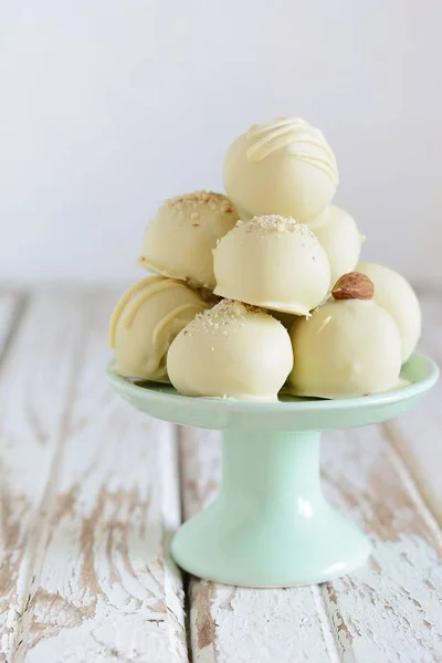 Čokoládové Bonbóny Světlém Pozadí Lanýže Domácí Cukroví — Stock fotografie
