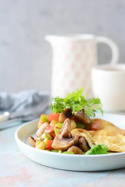 Homemade Omelette Mushrooms Vegetables Arugula Plate Wonderful Healthy Breakfast Window — Stock Photo, Image