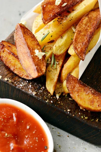 Potatis Mat Ugnsbakad Potatis Med Kryddor Och Salt Läckra Pommes — Stockfoto