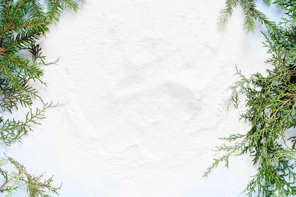Metin için yer ile Noel (Yeni Yıl) arka plan. Çalışmaların veya metnin gösterilmesi için arka plan. Yukarıdan görüntüleyin. Kopya alanı. Noel'e hazırlanıyorum. Noel ağacı dalı 