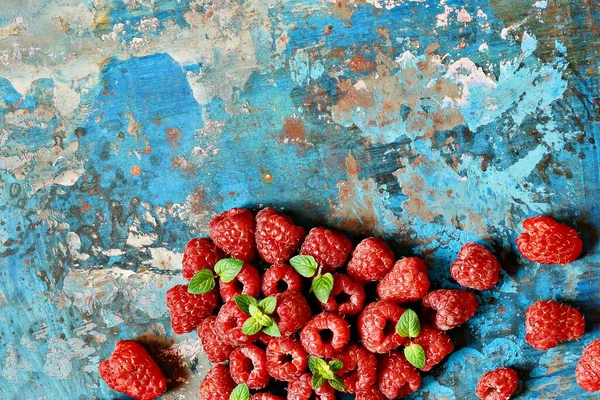 Ripe Premium Raspberries Blue Background Close Top View Romantic Concept — Stock Photo, Image