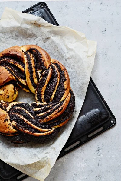 Kringle Estonio Brioche Con Amapola Chocolate Corona Flores Hornear Pasteles — Foto de Stock