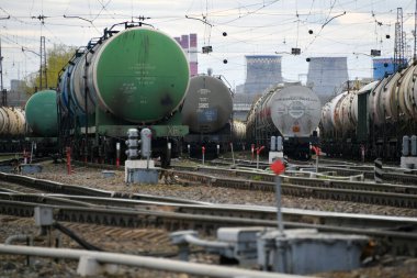 Moskova, Rusya. 2 Mayıs 2020. Moskova, Rusya 'da petrollü tren vagonları.