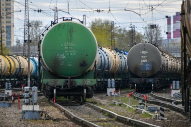 Moskova, Rusya. 2 Mayıs 2020. Moskova, Rusya 'da petrollü tren vagonları.