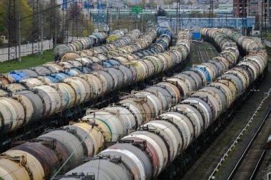 Moskova, Rusya. 2 Mayıs 2020. Moskova, Rusya 'da petrollü tren vagonları.