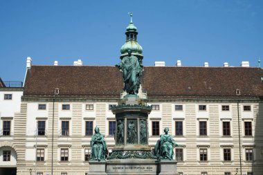 Francis Il 'in heykeli, Amorem Meum Populis Meis. Hofburg Viyana 'sındaki avlu meydanında Kutsal Roma İmparatoru..