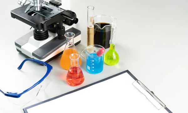 Área Transferência Aula Ciência Com Experiência Química Laboratório Escolar Com — Fotografia de Stock