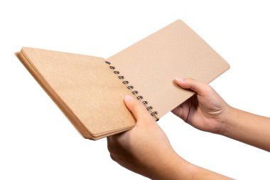 Açık kahverengi, boş, halka ilmikli defteri kapat. Boş kablo-o kahverengi defter. İş için iki el, yazmak ve not tutmak için eğitim..