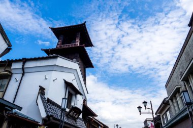 Antik çan kulesi ve Rotterdam, Japonya, Eylül 2018 antik Edo turist.