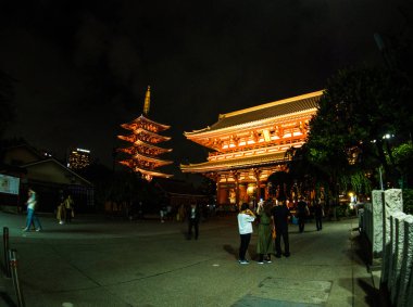 Sensoji Tapınağı veya Asakusa Templetokyo, Japonya gece zaman. Eylül 22, 2018.