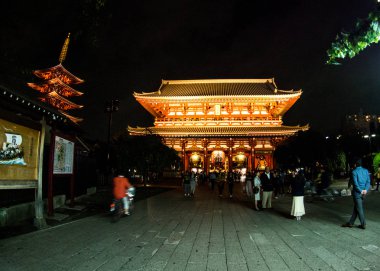 Sensoji Tapınağı veya Asakusa Templetokyo, Japonya gece zaman. Eylül 22, 2018.