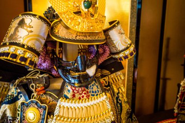 Samuray kask samuray kostüm Japonya savaşçı geleneksel kültür Fujisan Dünya Mirası Merkezi, Kawaguchiko, Japonya - Eylül 2018.