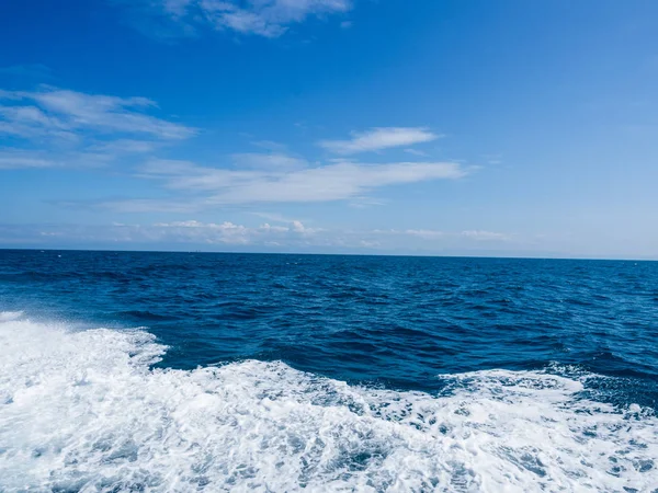 Okyanusta deniz suyu köpük Gemi parça, Su doku