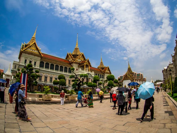 Storpalasset og Wat phra keaw i Bangkok, Thailand, mai 2019 – stockfoto