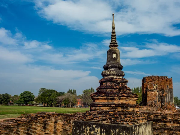 Wat Mahathat, le vieux temple dans le parc historique d'Ayutthaya, Thail — Photo