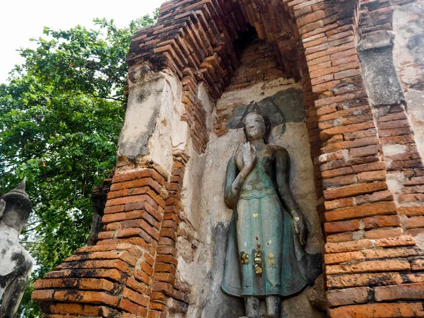Wat Mahathat, el antiguo templo en el parque histórico de Ayutthaya, Thail — Foto de Stock