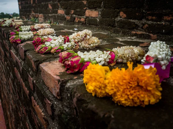 Flor para la adoración en un templo . —  Fotos de Stock