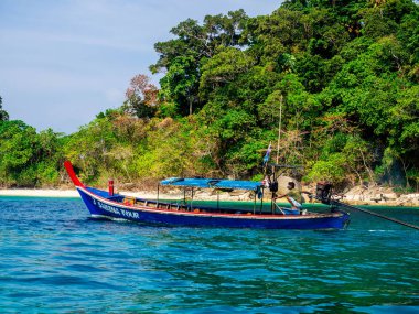 Turist Tekne Surin Adası'nda şnorkel, Tayland: Mart 201