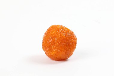 Laddu laddoo tatlı motichoor bundi beyaz arka plan üzerinde 