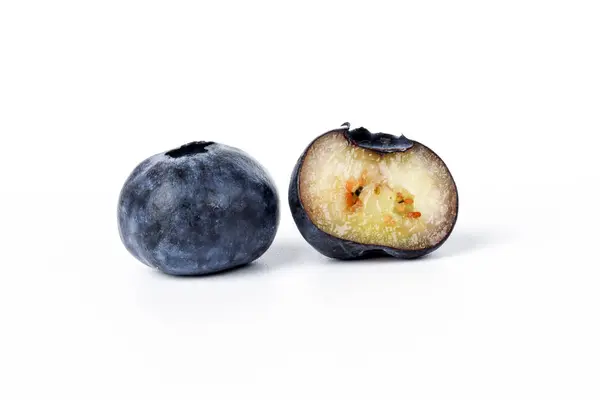 Fresh Dark Blueberry Белом Фоне — стоковое фото