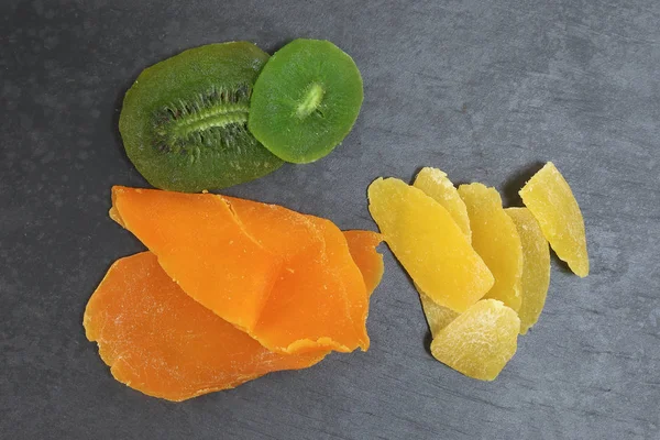 Trocken Konservierte Grüne Kiwi Ananas Reife Fruchtscheibe Bunt Süß Auf — Stockfoto