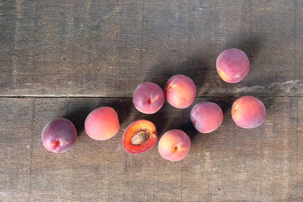 Rød Apricot Ferskenfarget Saftig Søt Naturlig Dagslys – stockfoto