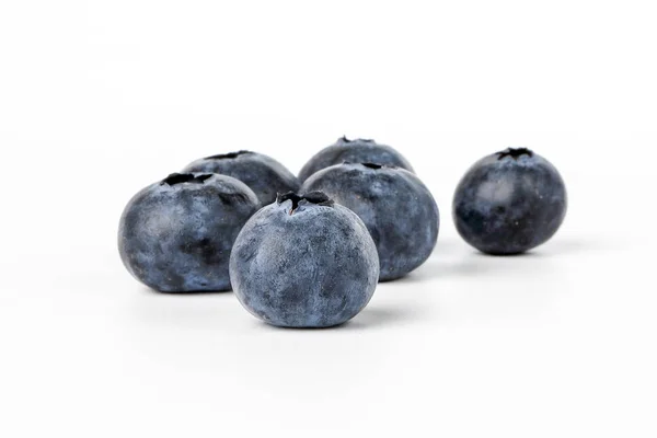 Fresh Dark Blueberry Белом Фоне — стоковое фото