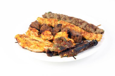 Karışık kömür ızgara tabak tavuk sığır eti koyun eti şiş kebap tawook orta doğu Arap 