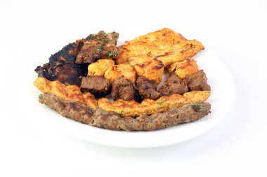 Karışık kömür ızgara tabak tavuk sığır eti koyun eti şiş kebap tawook orta doğu Arap 