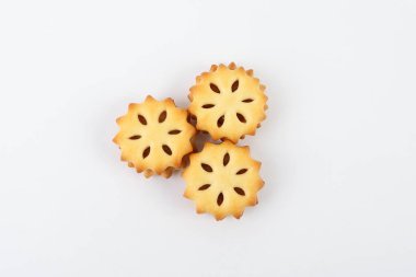 Beyaz arka planda star meyve sandviç bisküvi meyve lezzet 