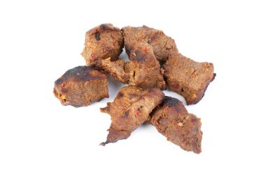 Beyaz arka planda Sığır Şiş Kebap Tikka Steak ızgara 