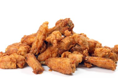 Beyaz arka plan üzerinde Derin Kızarmış Tavuk Wings Drumstick Nuggets Patlamış mısır 