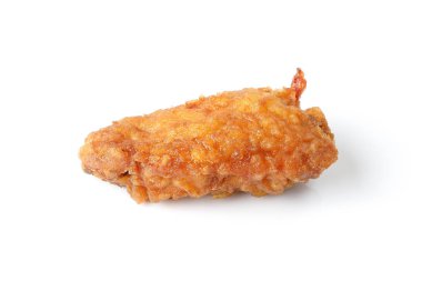 Beyaz arka plan üzerinde Derin Kızarmış Tavuk Wings Drumstick Nuggets Patlamış mısır 